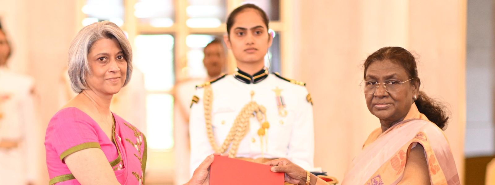Mahishini Colonne Meets President Murmu In Delhi